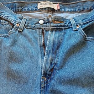 Levi's 550 high waisted "mom jeans"